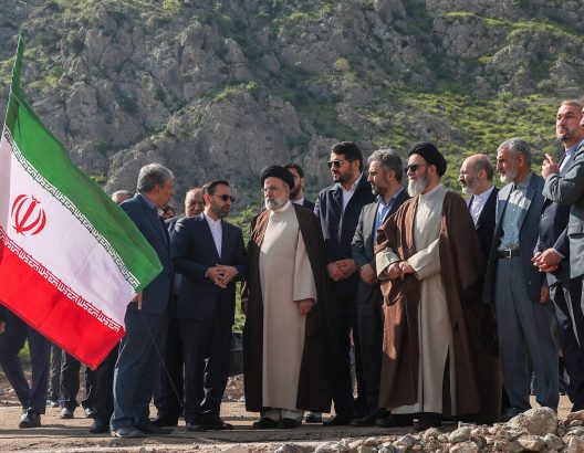 Gouvernement iranienne pleure le président et le ministre des Affaires étrangères après la découverte des débris de l’avion