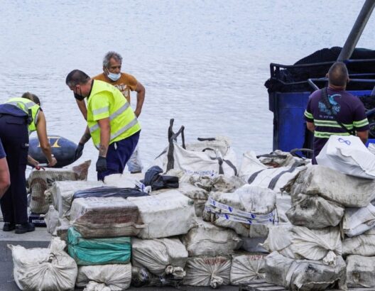 Saisie record de 3 tonnes de cocaïne au large des Canaries : un remorqueur intercepté